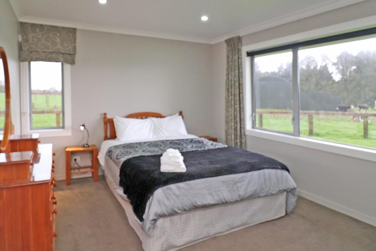 Country Living On Raynes Road Villa Hamilton Exteriör bild